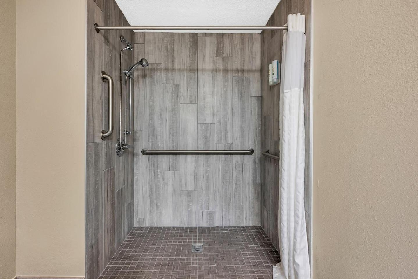 Quality Inn Roseville-Detroit North エクステリア 写真