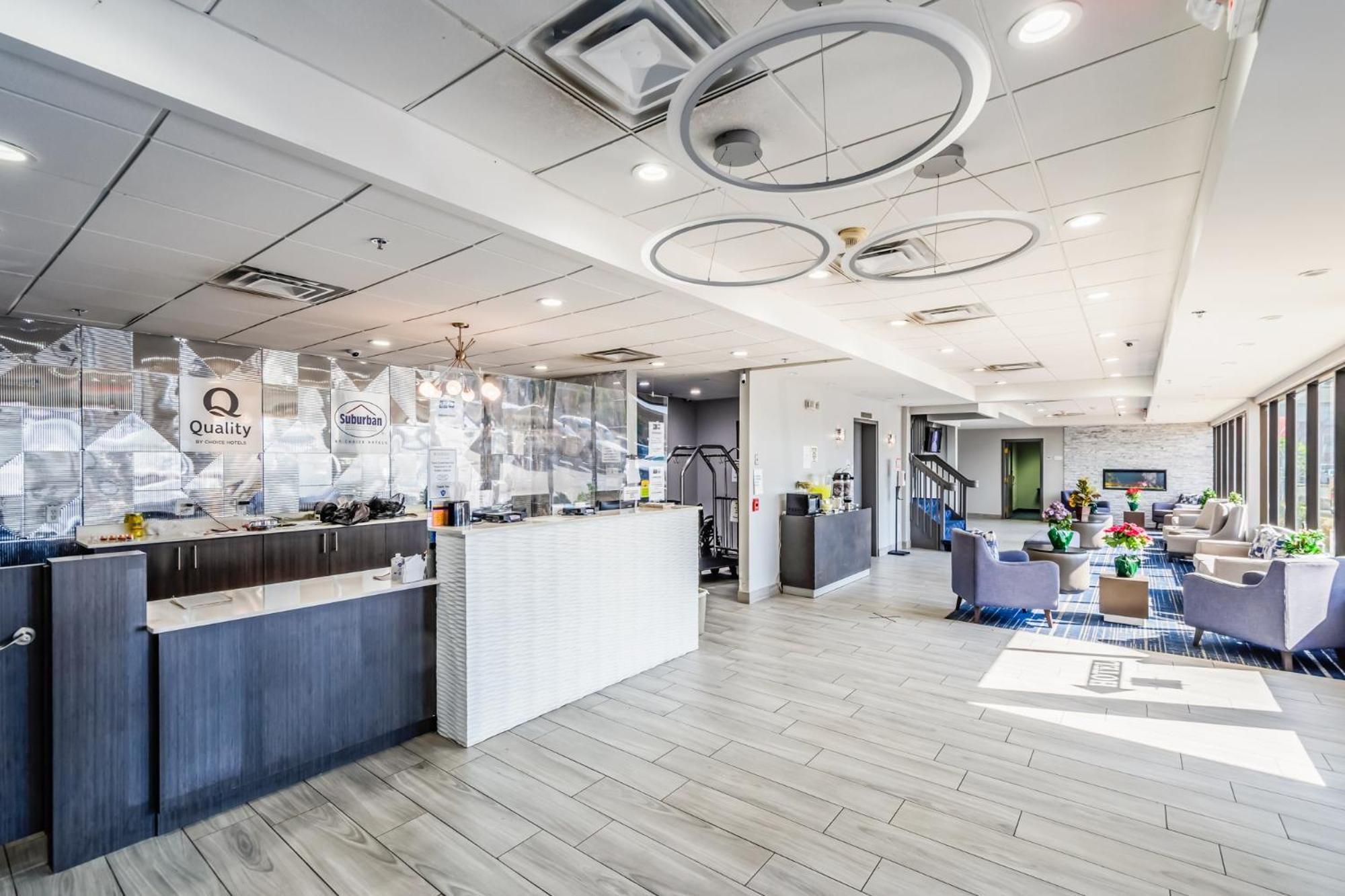 Quality Inn Roseville-Detroit North エクステリア 写真